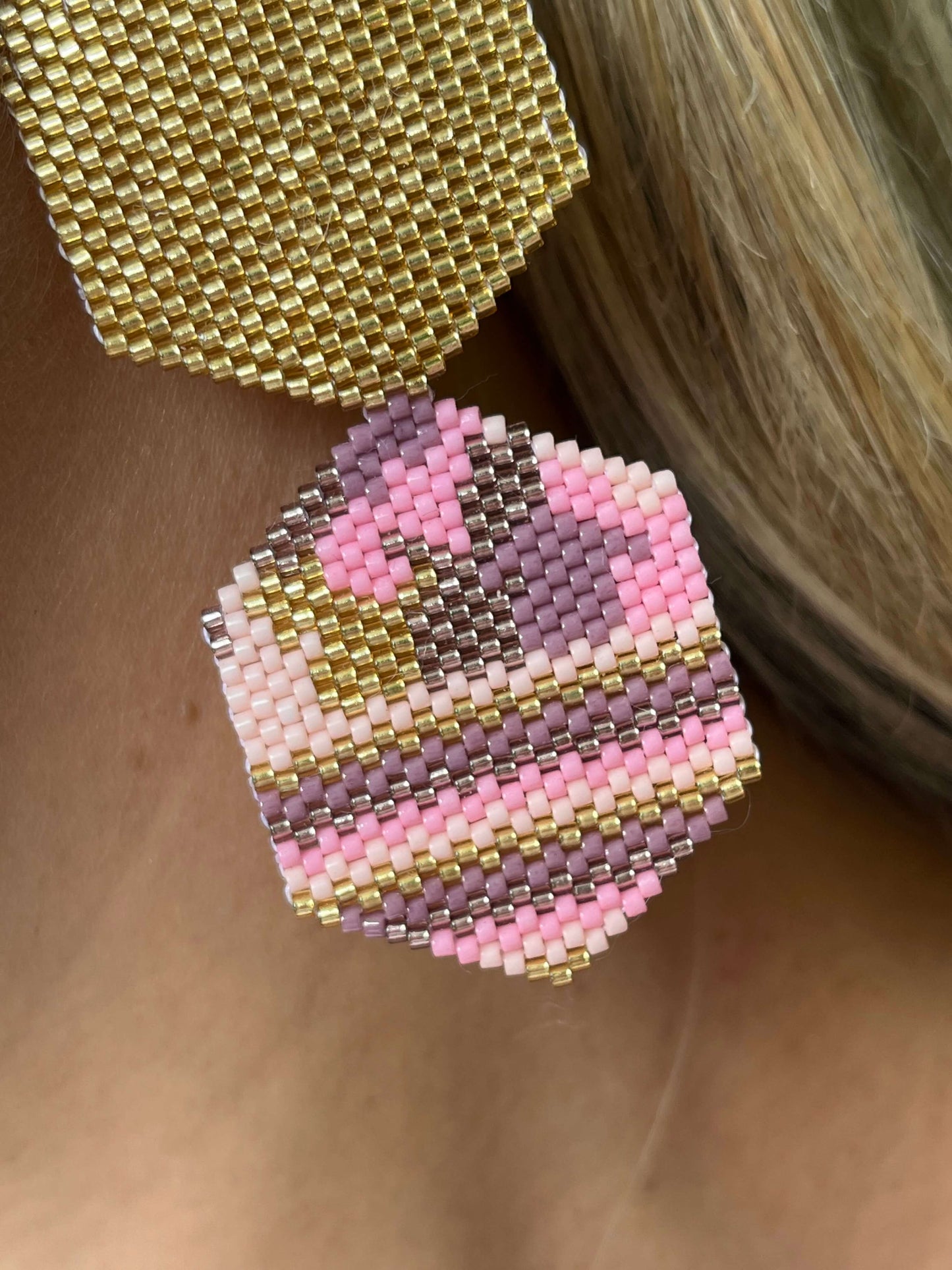 Aretes Hexágonos Dobles Rosados Amazonas
