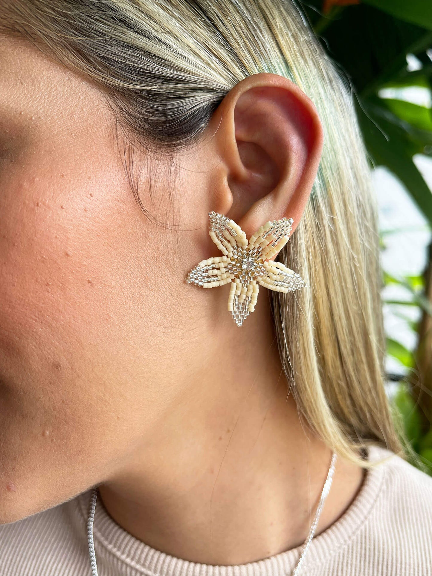 Aretes Flores Plateadas