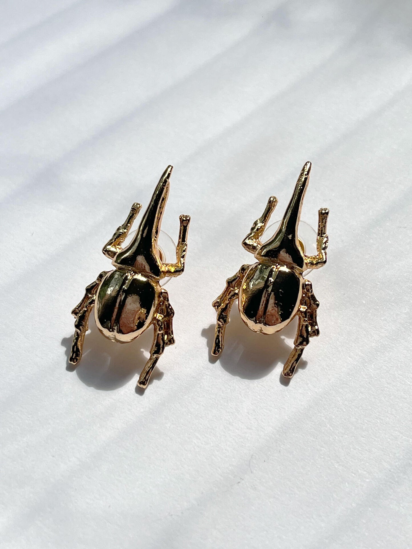 Aretes Escarabajo Dorado