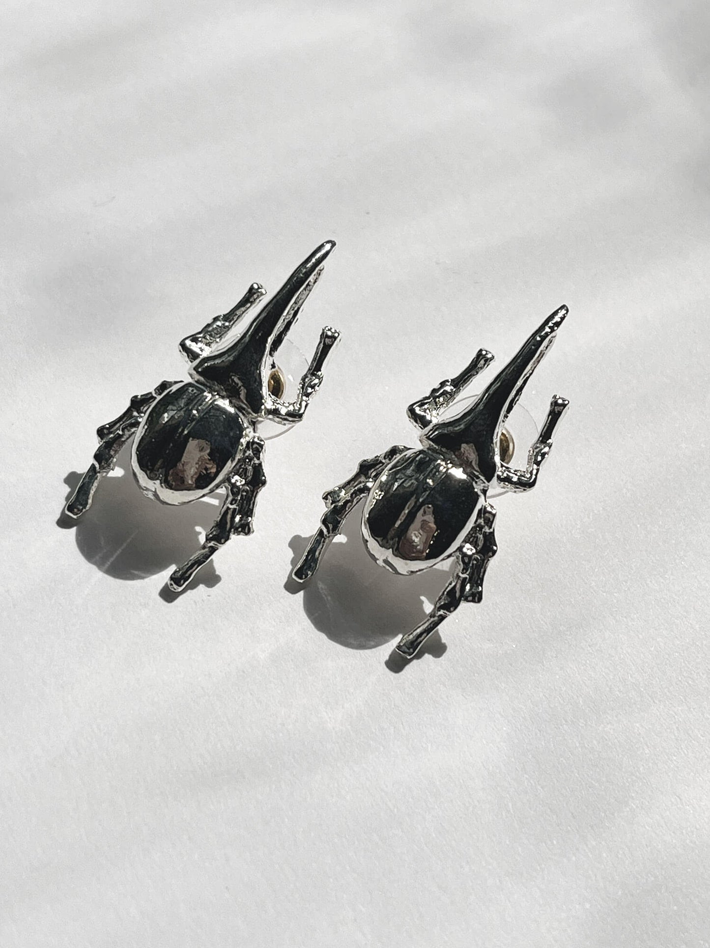 Aretes Escarabajo Plateado