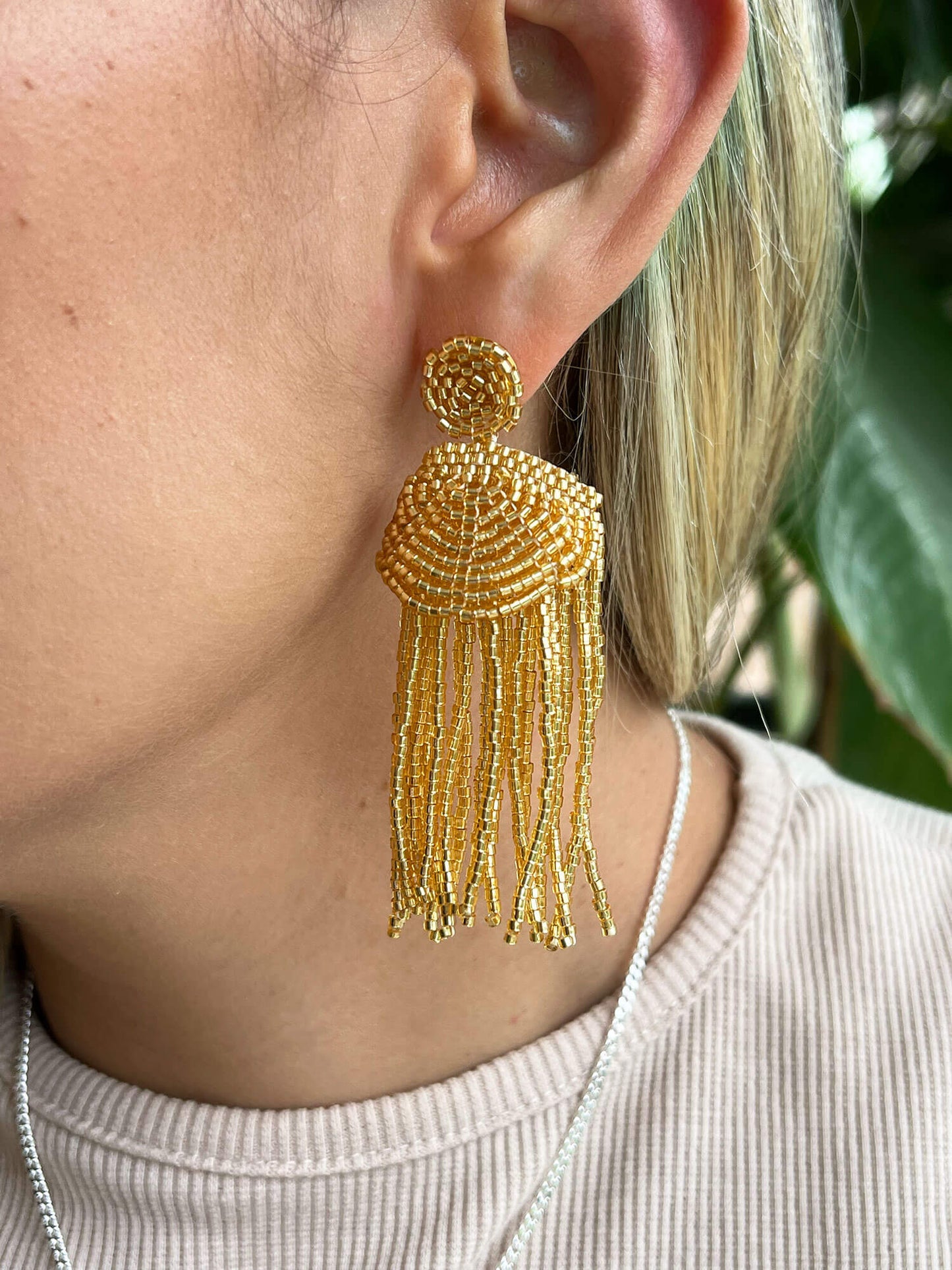 Aretes Étnico Dorado