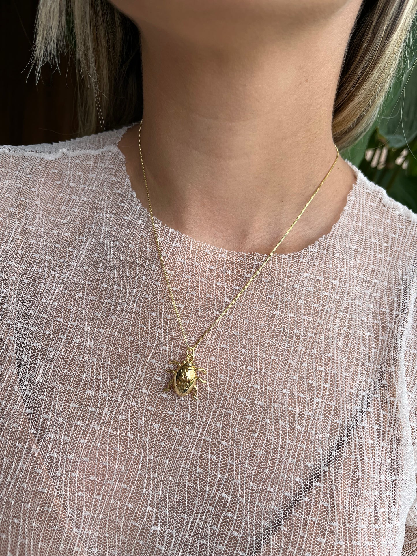 Collar/choker Escarabajo